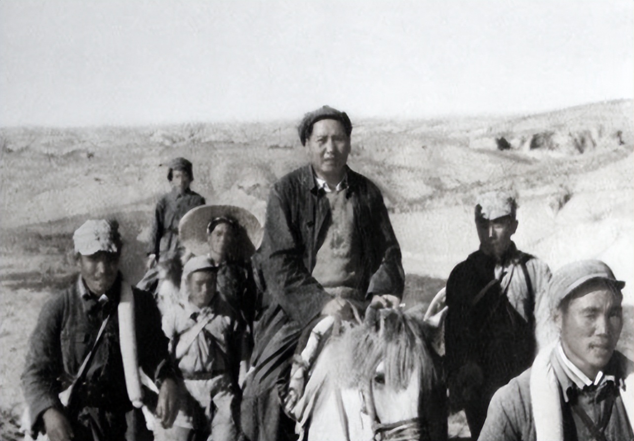 邓华缴获5箱白金龙香烟，仅分毛*东泽**1支，主席笑言：真是财不露白