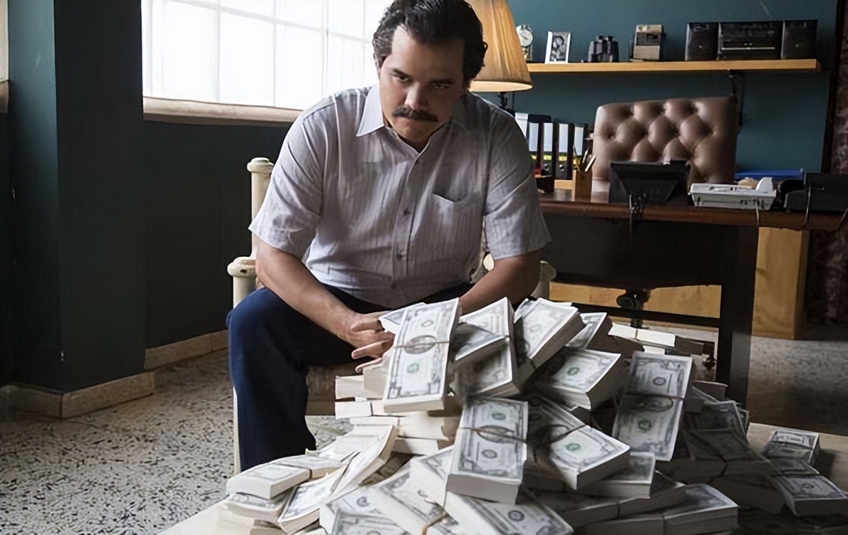 *妇情**揭秘墨西哥头号毒枭：他只关注女人的胸围，还有一怪癖