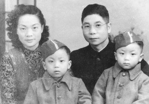 蒋经国与四大家族的归宿,蒋经国和他私生子相认了吗