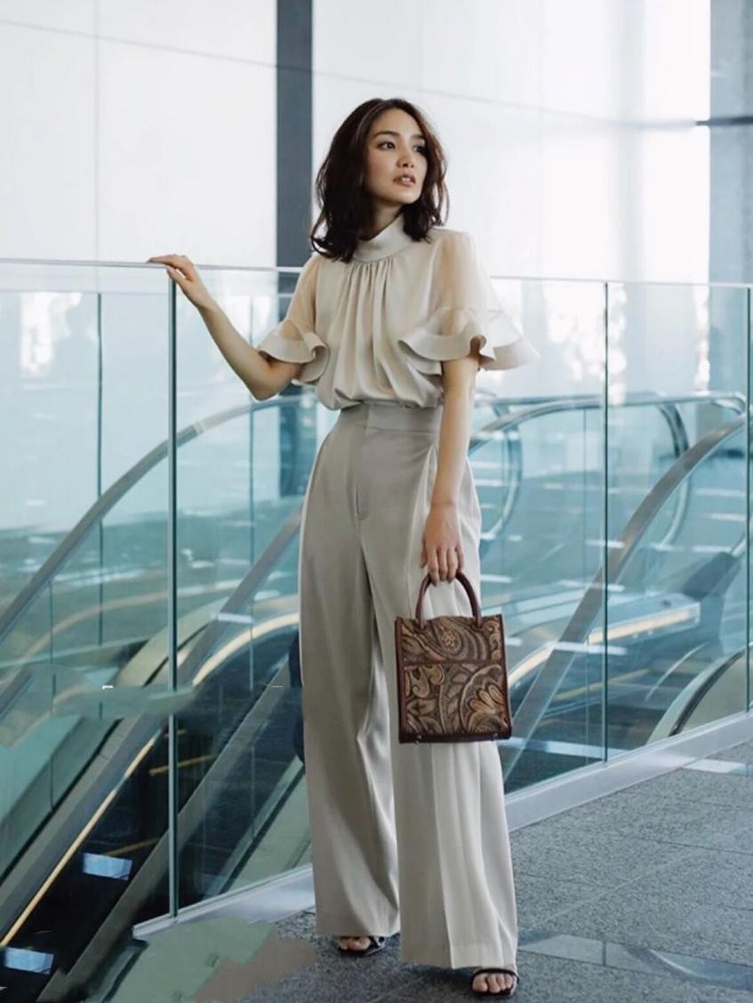 大腿粗屁股大胯宽怎么穿搭,胯大腿粗的梨形身材穿什么裤子