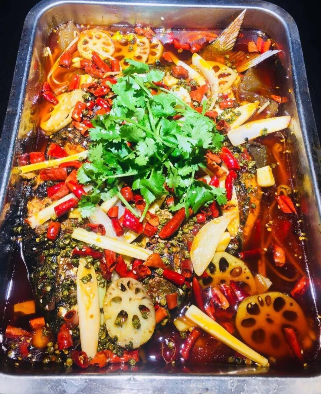 来万州吃一次正宗万州烤鱼,万州烤鱼什么味道正宗好吃