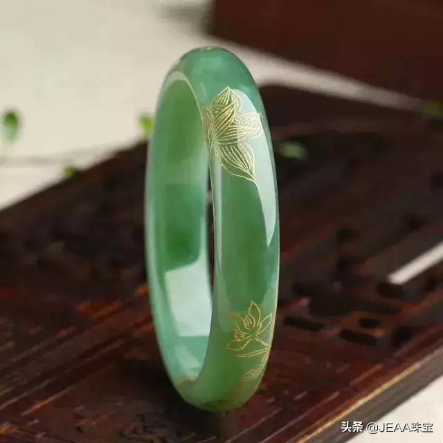 祖传手镯摔坏了怎么索赔,30万手镯摔断怎么处理的