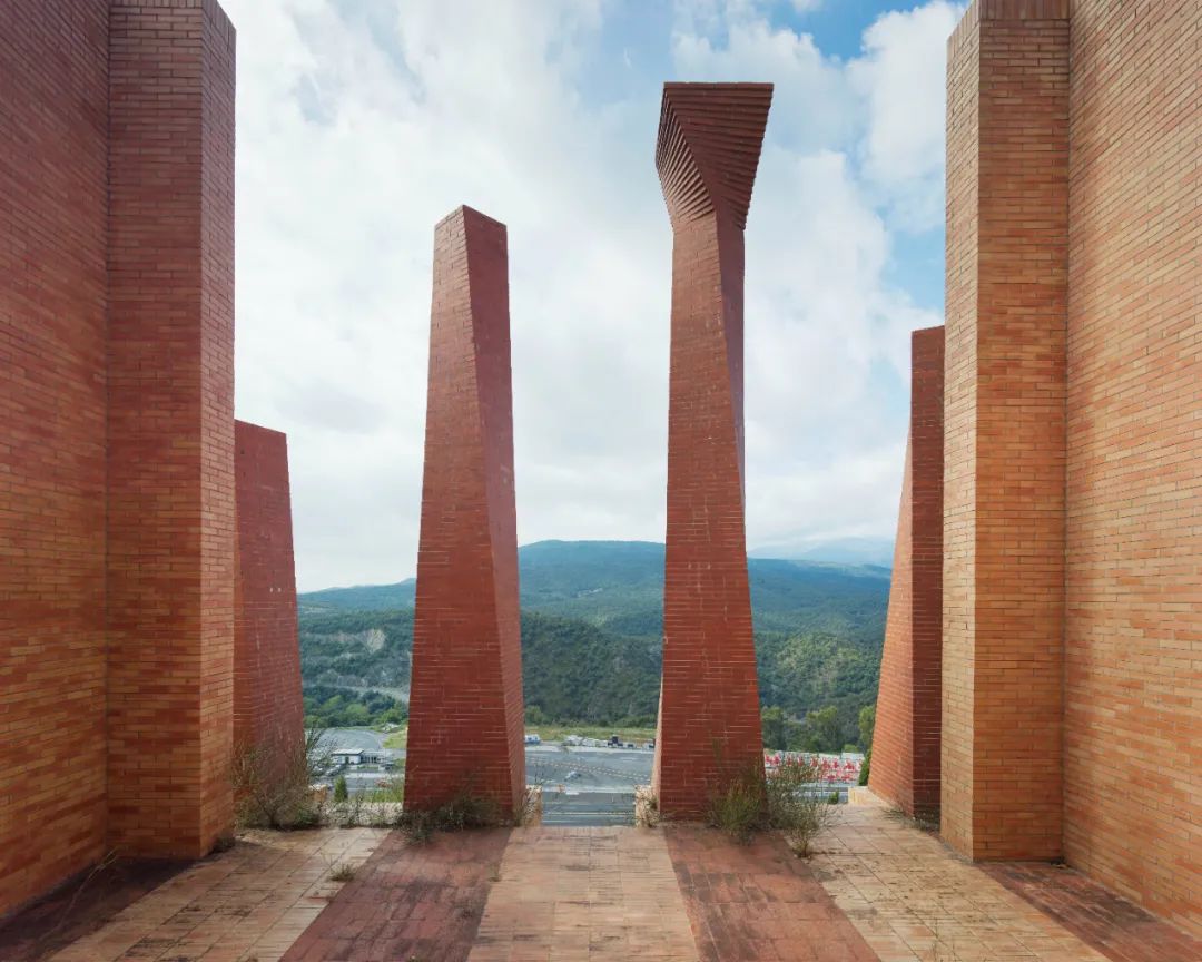 巨星陨落|西班牙著名建筑大师里卡多·波菲逝世