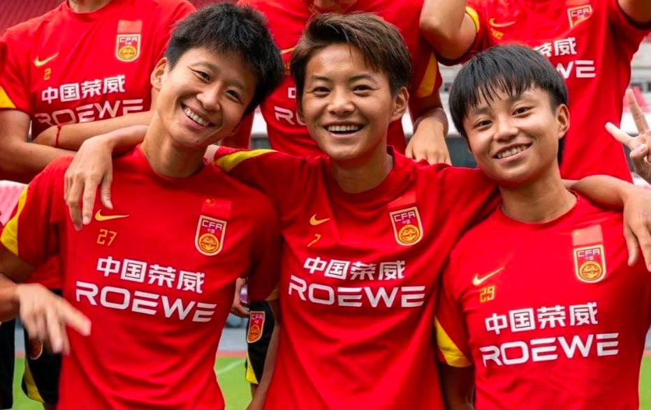 中国女足张琳艳头球神奇逆袭,张琳艳女足获奖