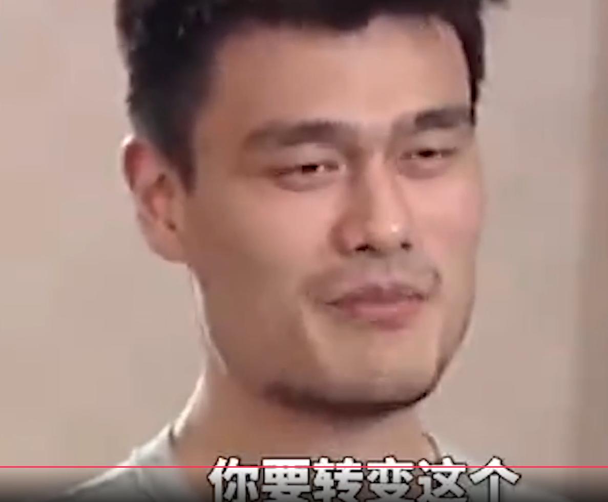 前国足队长回应嘲讽“高薪无愧”，姚明替其“上课”，战况更激烈