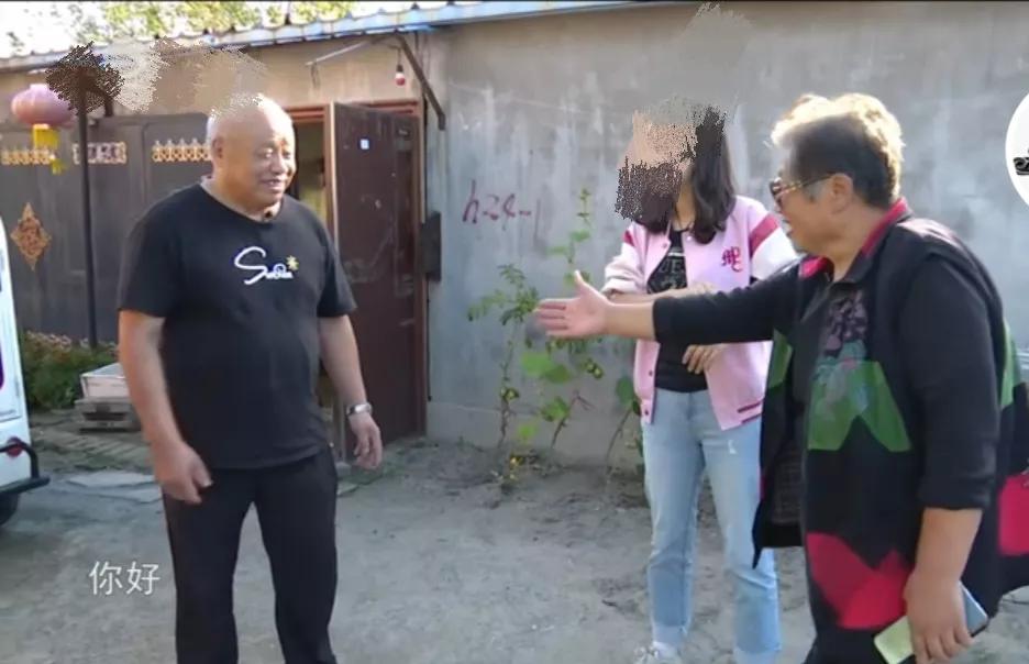 69岁女子杨某相亲70岁男子陈某，交谈甚欢，哪料杨某说存款得上交