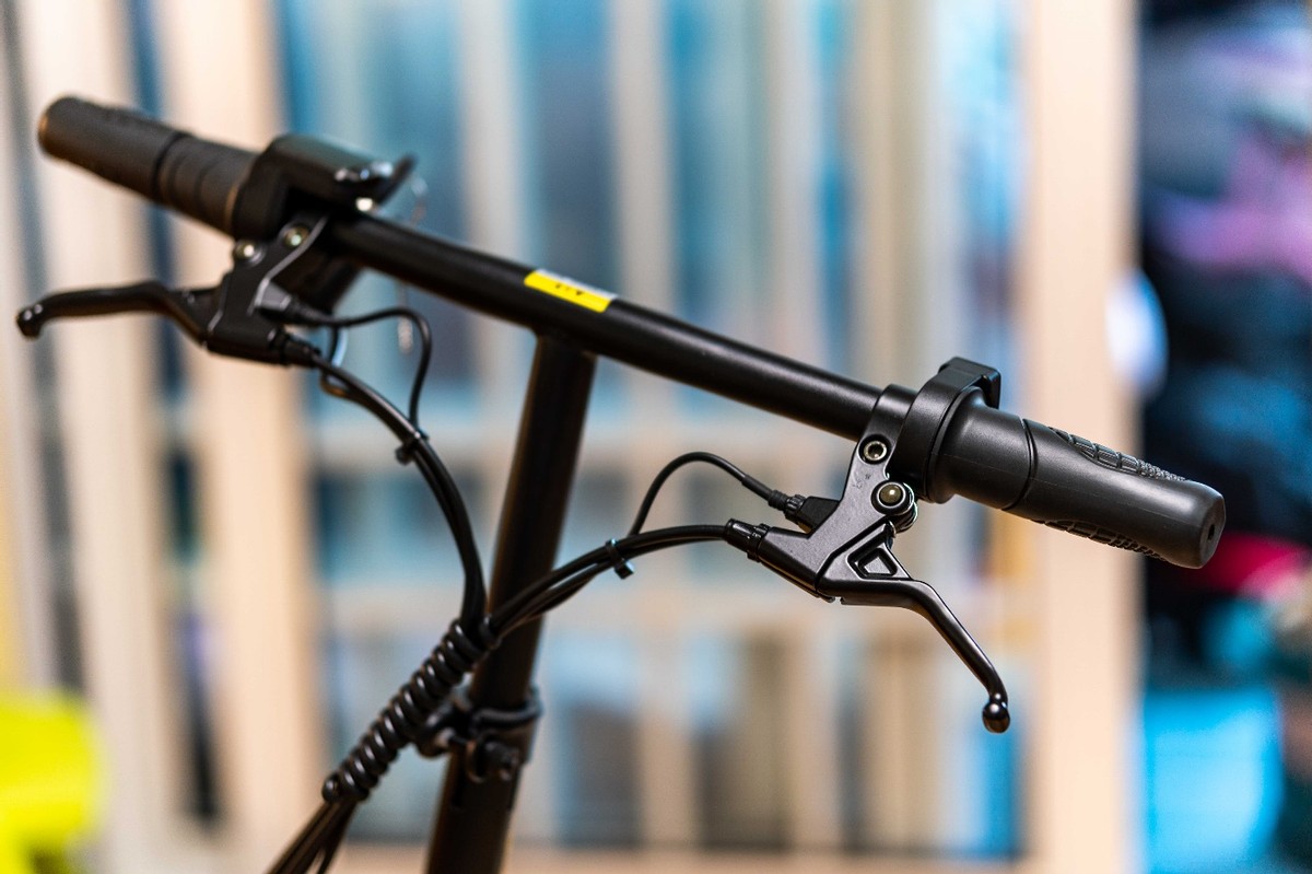 1.6K入手伪装成折叠自行车的电瓶车——京东京造ModernE-01