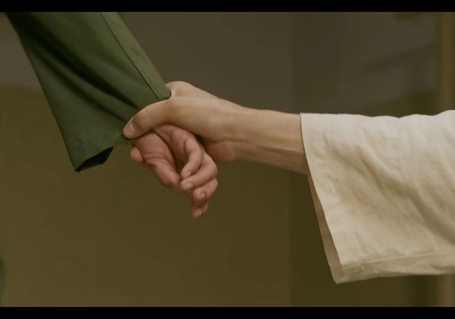 梦中的那片海肖春生与贺红玲见面,梦中的那片海贺红玲为肖春生挡刀