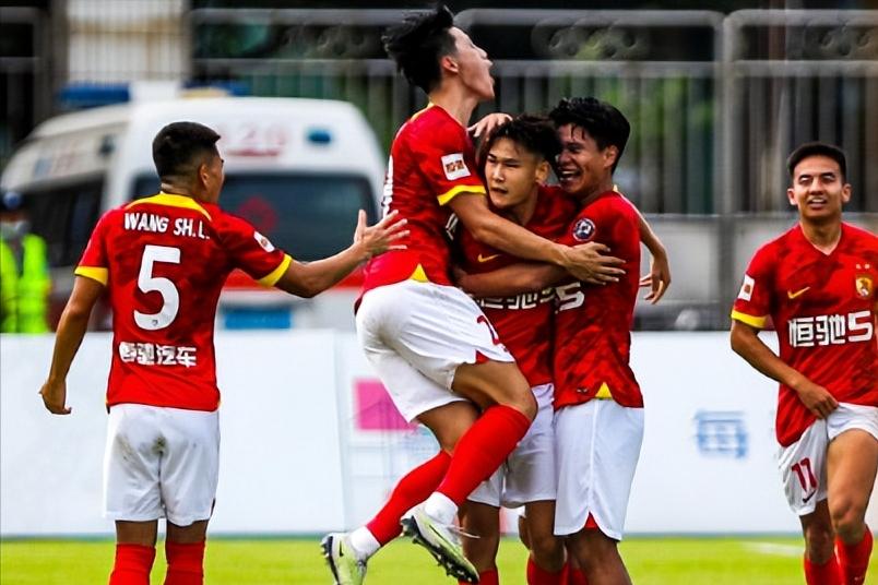 广州恒大队郑智的消息,前几天郑智带领的广州队比赛结果