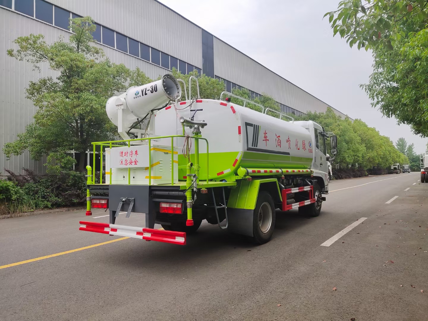 东风天锦环卫垃圾车,市政环卫车东风天锦