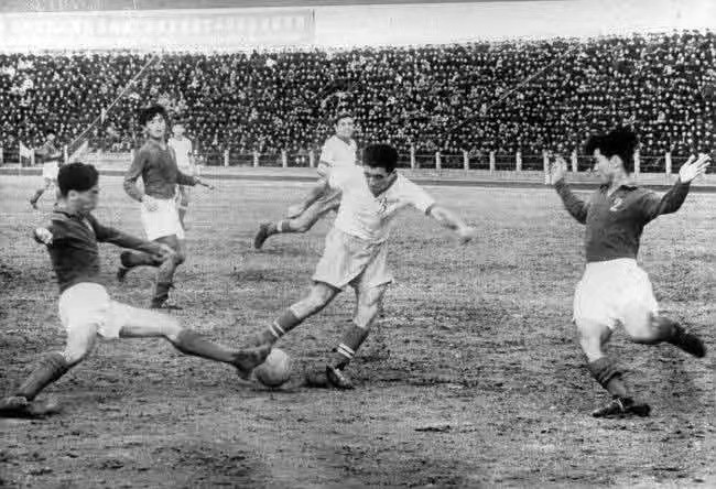 1964年国足大败,贺龙下令将之解散,队员全被送部队练“硬骨头”