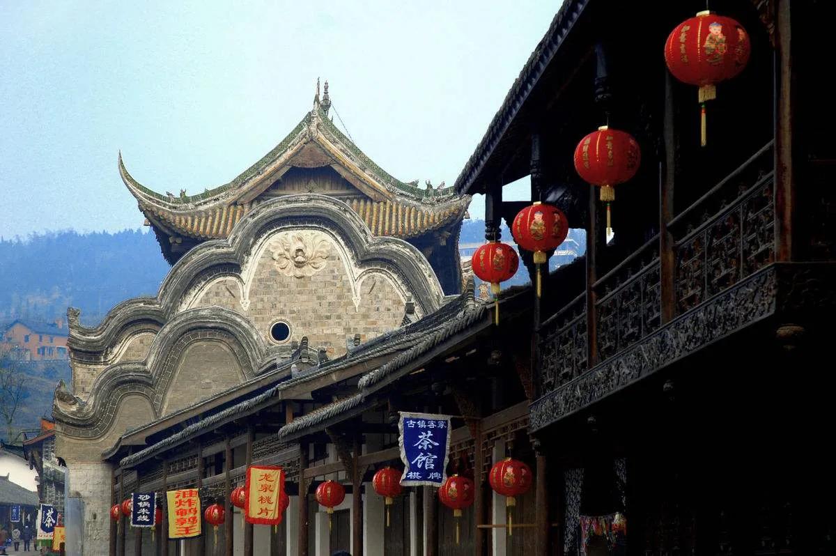 成都到青岛自驾游住宿攻略,成都旅游住宿攻略及费用