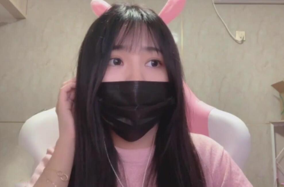 旭旭宝宝跳槽斗鱼第一场直播,旭旭宝宝跳槽在哪个平台直播