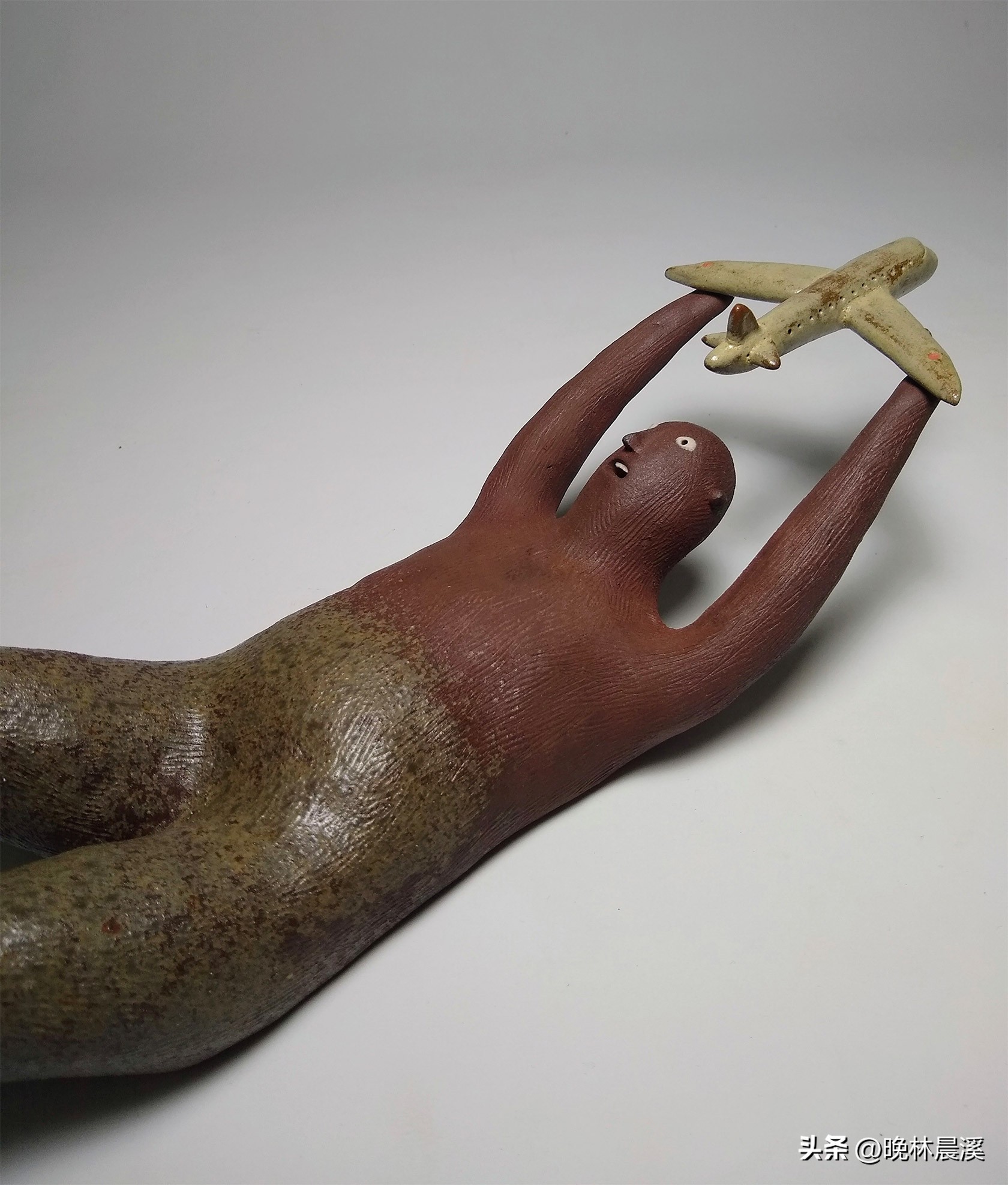 欧美小众雕塑图片,法国铜色陶瓷雕塑