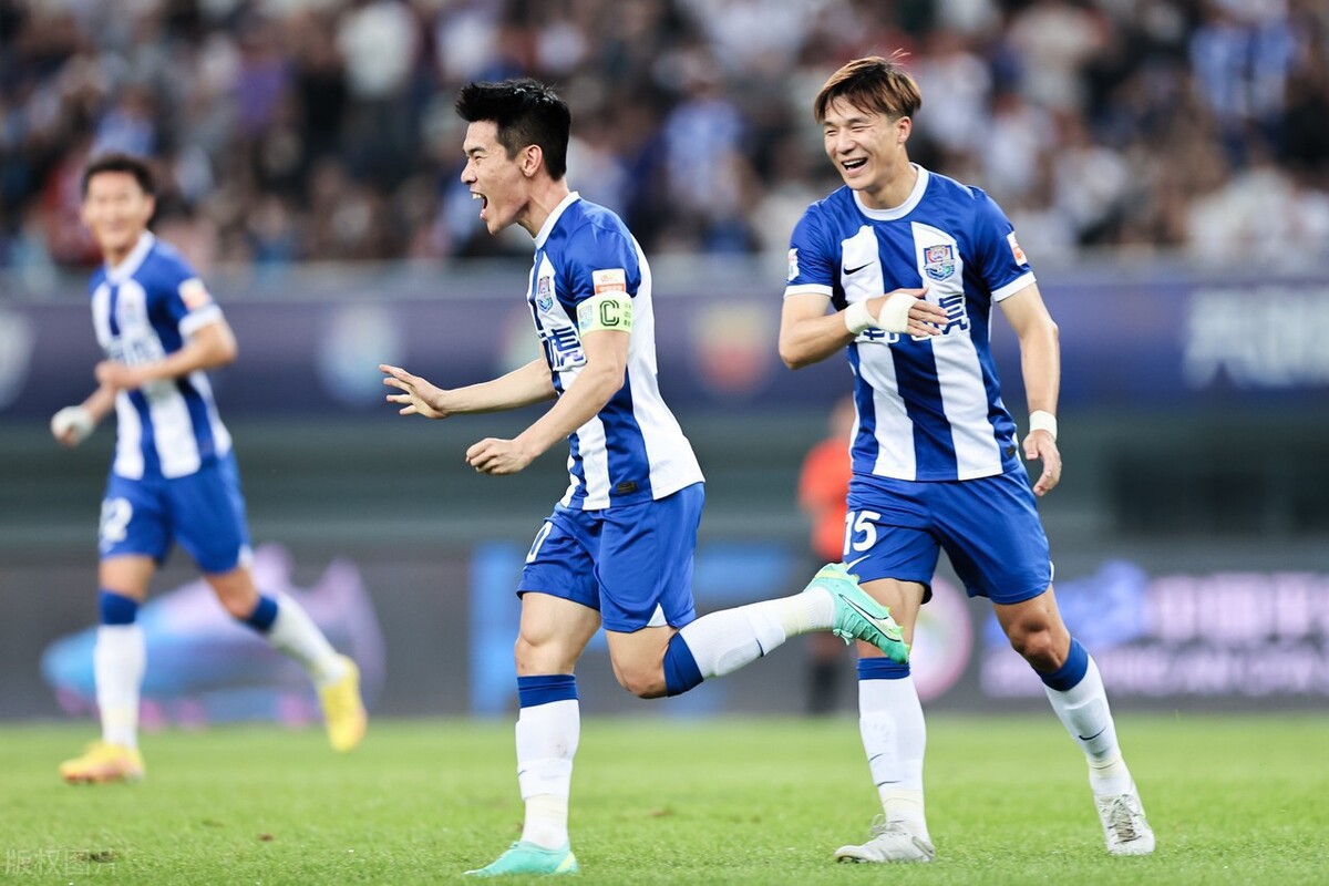 天津津门虎球员穿什么球鞋，于根伟又穿过哪些球鞋呢，看我来盘点