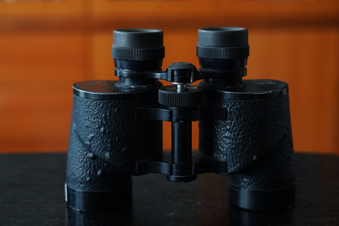 战争时期的老式军用望远镜,战争年代的18倍望远镜