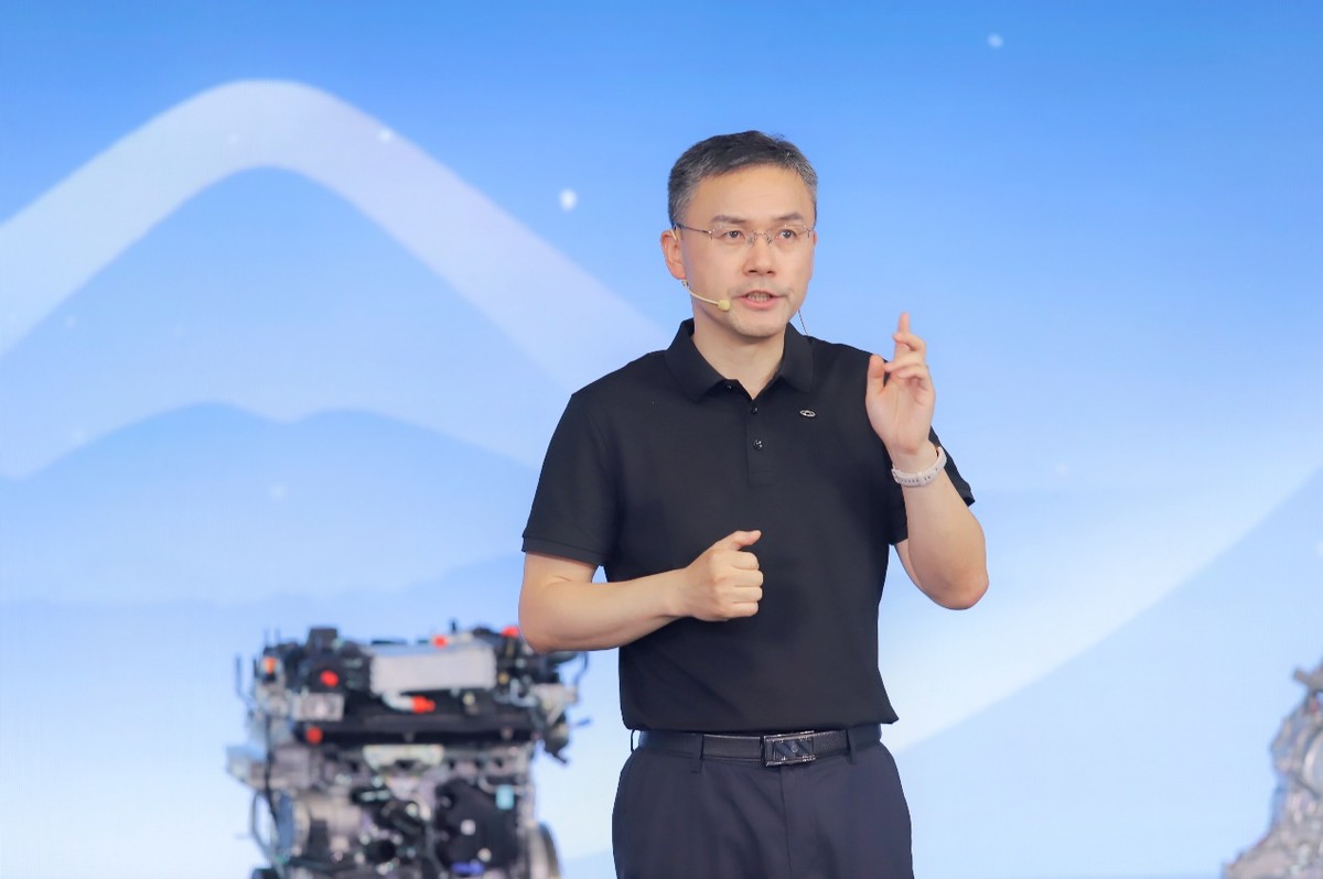 奇瑞鲲鹏c-dm插混系统,奇瑞鲲鹏超性能电混c-dm系统亮相