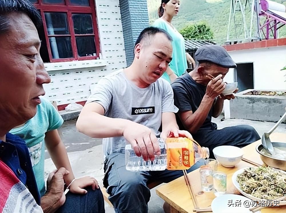 喝了40年酒结果变成河马脖,喝白酒脖子变成河马脖