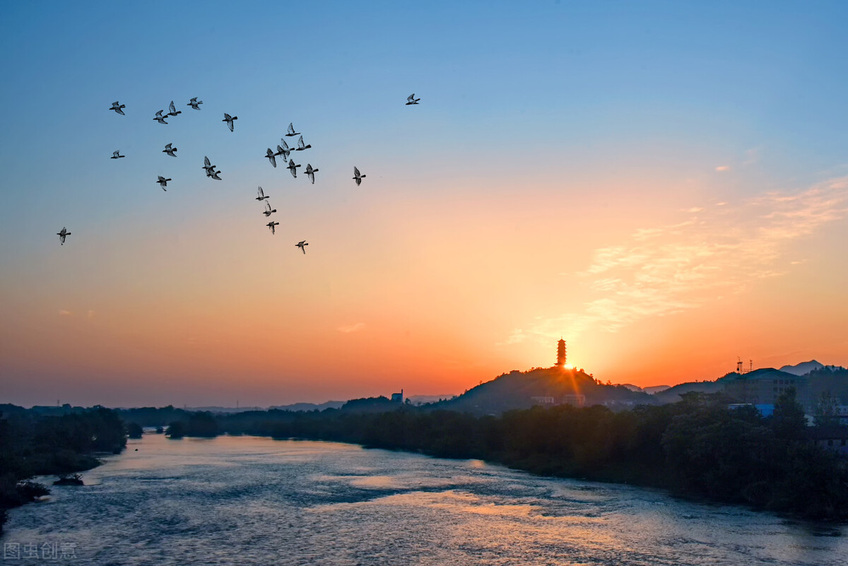 白首从来一梦中青山不改旧时容,唯有青山与君眸相逢不改旧时颜