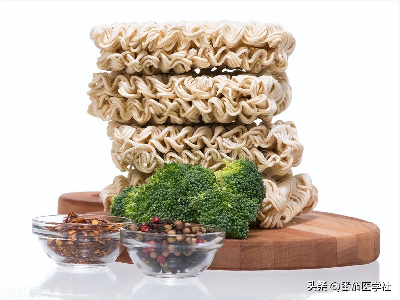 吃方便面是好还是坏,给你解读一下吃方便面有什么害处