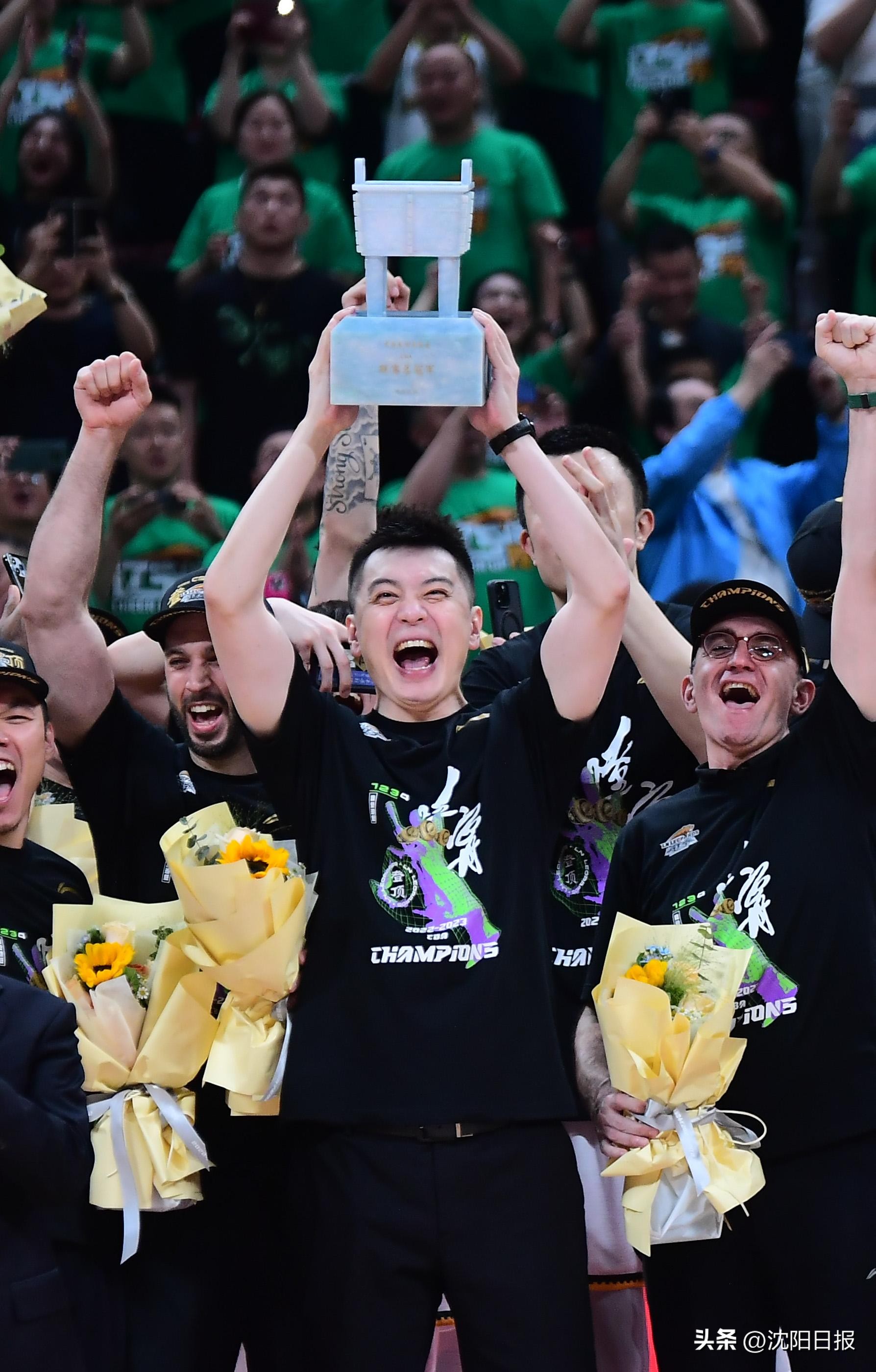 辽宁，三冠王！全景回放辽篮卫冕之旅