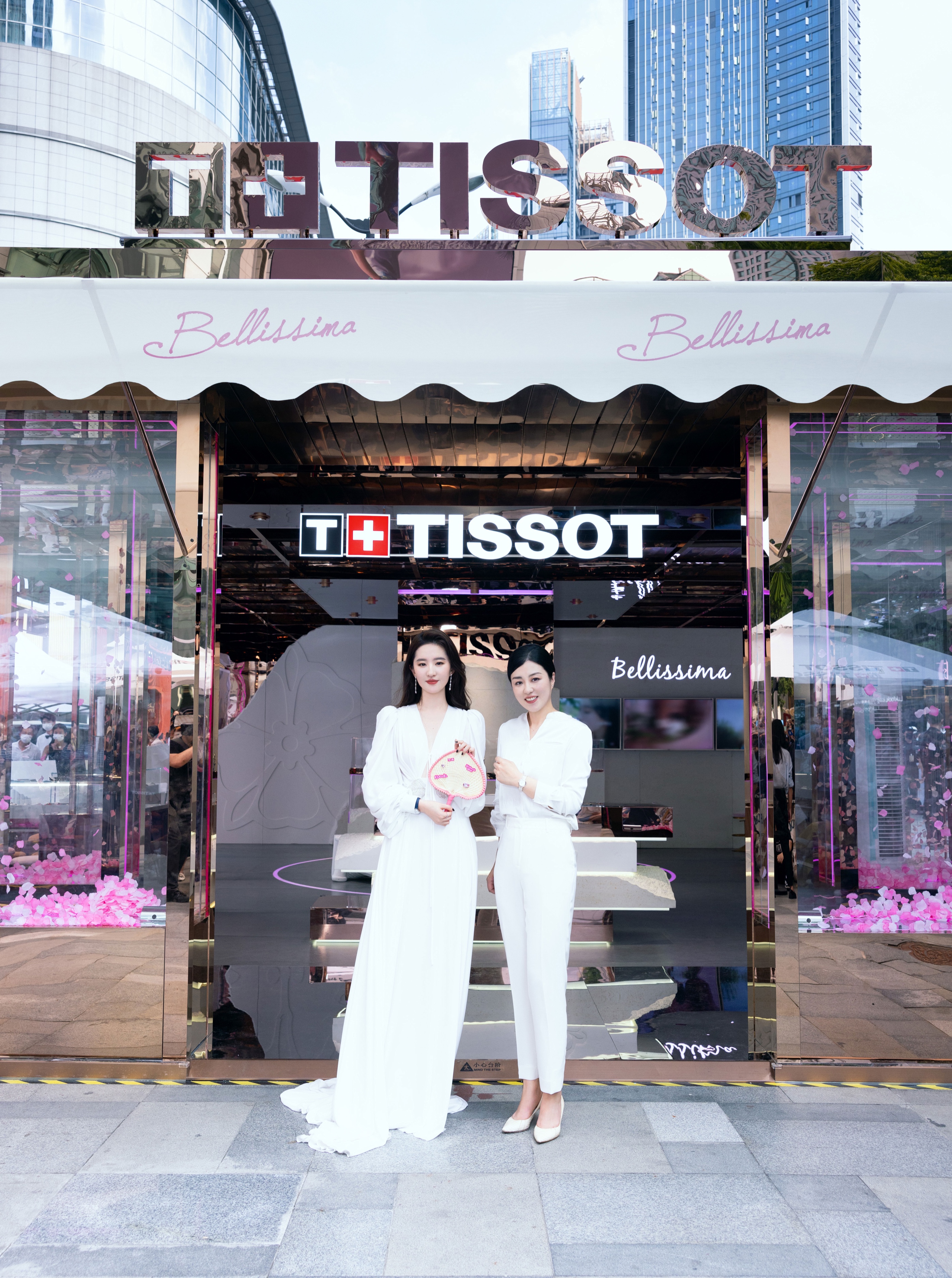 刘亦菲回武汉老家视频,刘亦菲古装合集宛如仙女下凡