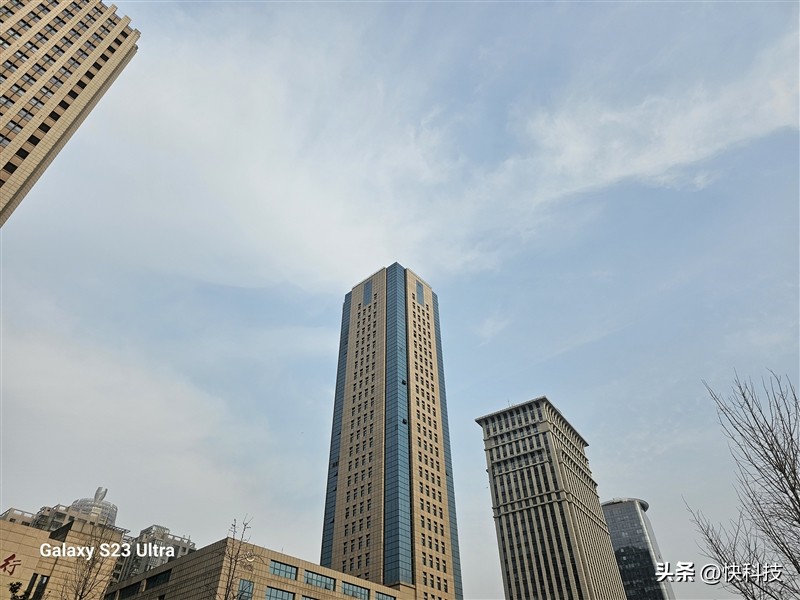 三星galaxys22超大杯,三星galaxys23ultra湖屿蓝评测