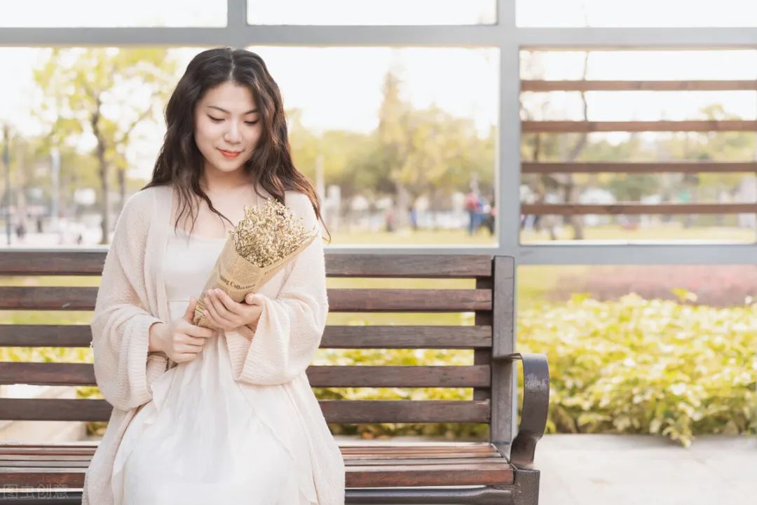 浅色头发染发怎么染,染发怎么染避免头发干枯毛躁