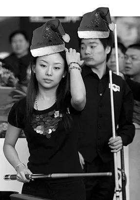 潘晓婷依旧美艳迷人,潘晓婷低调去台球厅