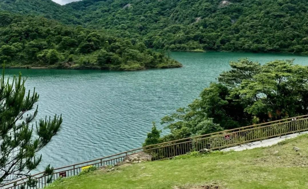 广州白水寨瀑布半人工半自然,广州市白水寨游玩景点