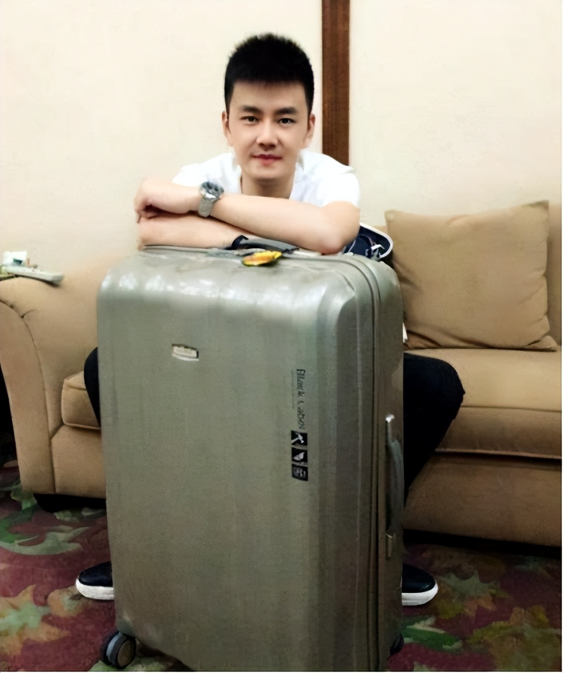 严于信是主持人吗,央视主播严于信结婚了吗