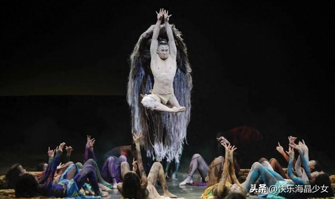 杨丽萍新舞蹈争议画面曝光,杨丽萍回应男舞者服装尺度争议