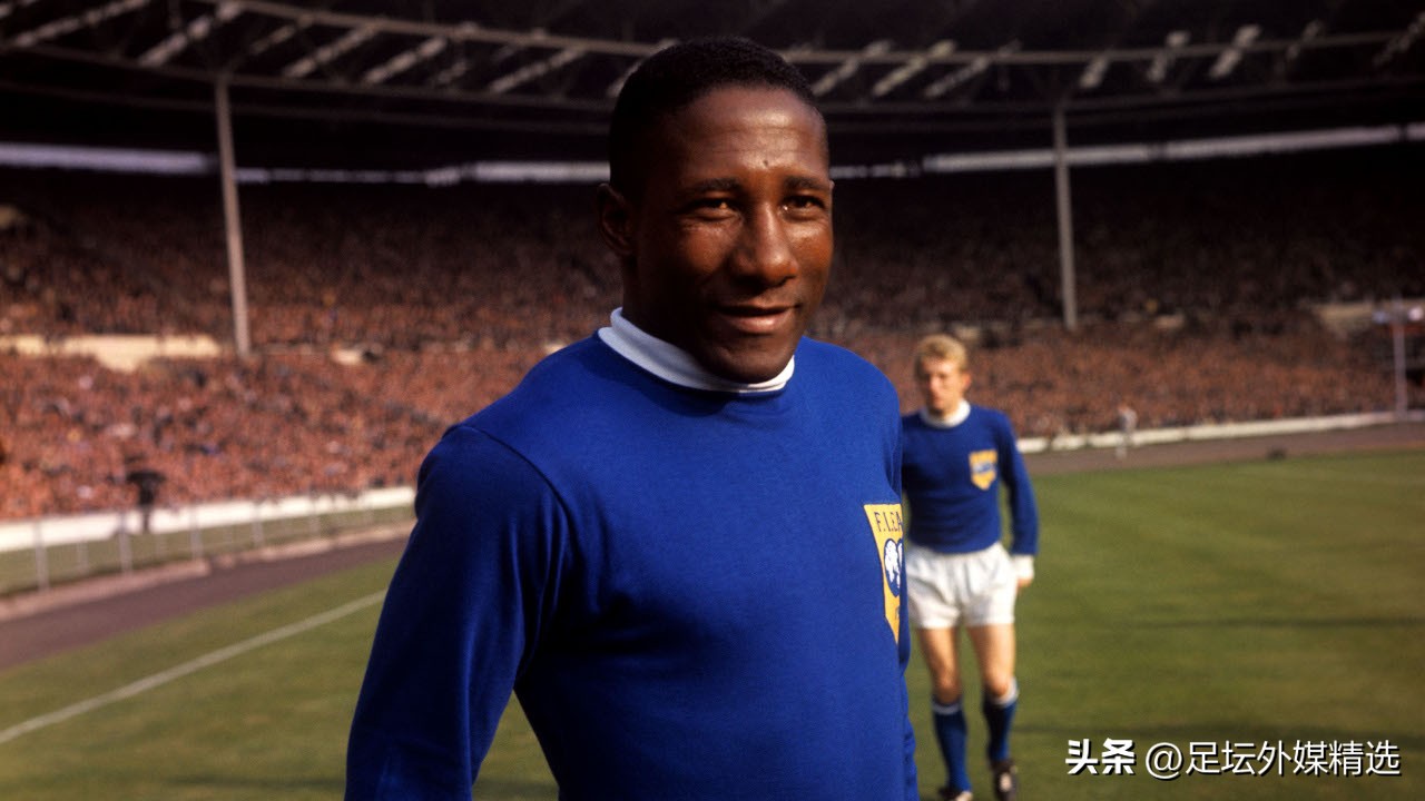 足坛历史十大右后卫,足坛十大年轻右边后卫