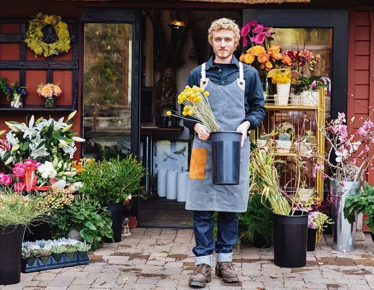 开花店真的是个危险的行业,开花店真的暴利吗