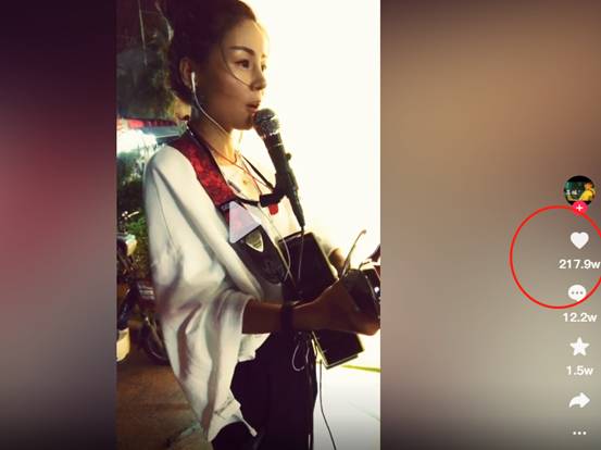 花姐：草根逆袭！一首《狂浪》赚千万，从流浪歌手变成顶级网红