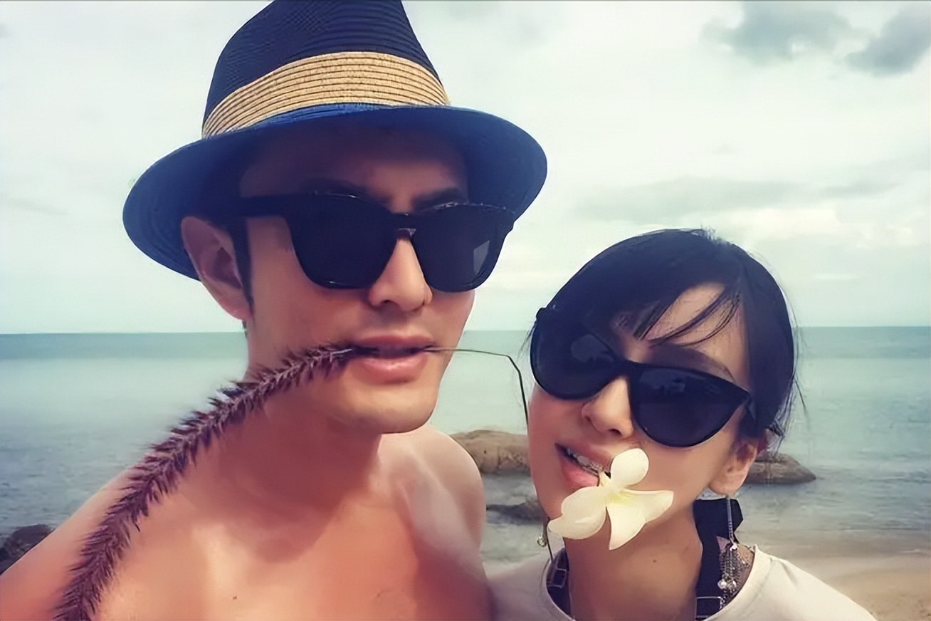 榛勬檽鏄庤鏇濇亱鎯呭悗棣栨檼鏃ュ父,榛勬檽鏄庡張鍜岀化闂诲コ鍙嬪悓妗嗕簡