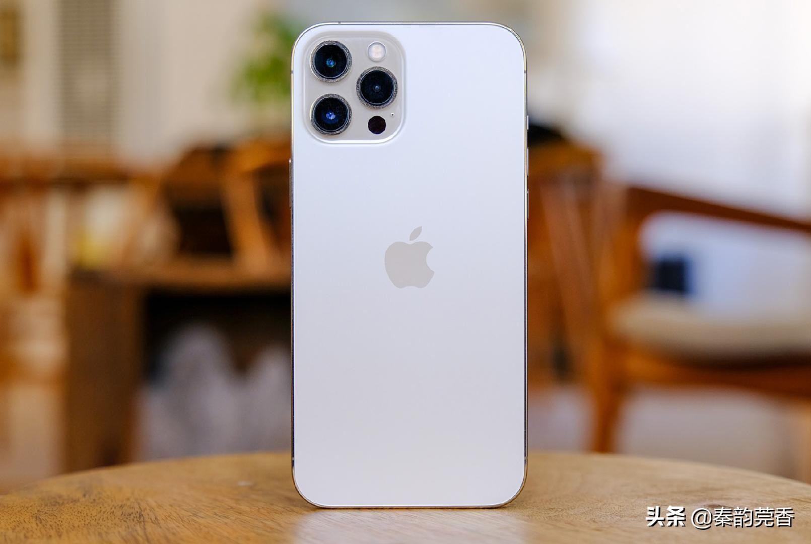 网友调侃苹果手机的缺点,来个人说一下iphone13的优缺点