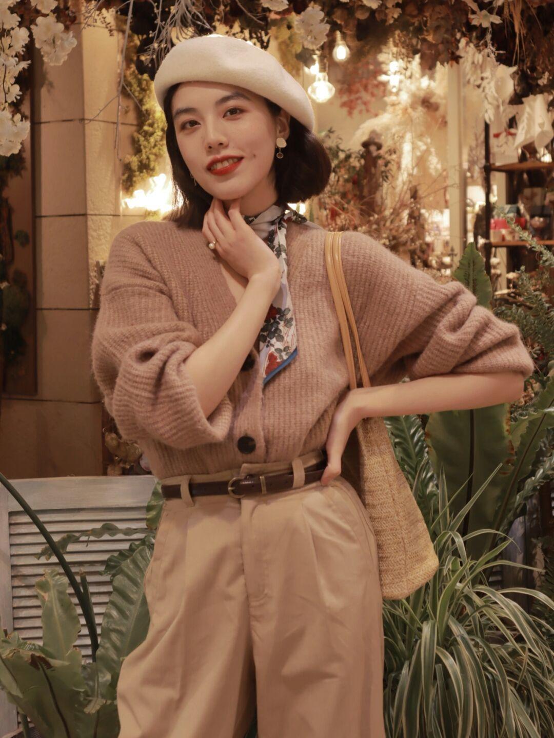 开衫毛衣宽松慵懒风内搭推荐,慵懒大版宽松毛衣开衫怎么搭配