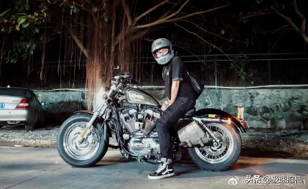 花十几万买摩托的人什么心态,花10万买摩托的人有车吗