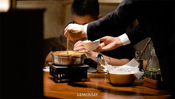 这店，想找个位置坐，比登天还难