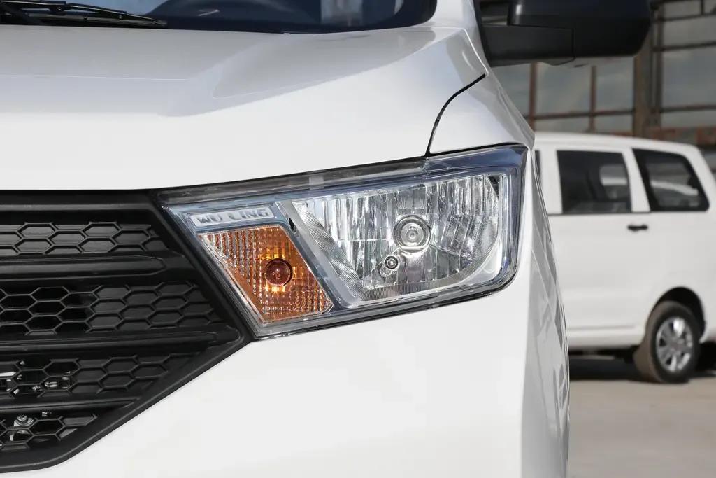 2017年五菱宏光面包车值多少钱,五菱宏光小型面包车最新报价图