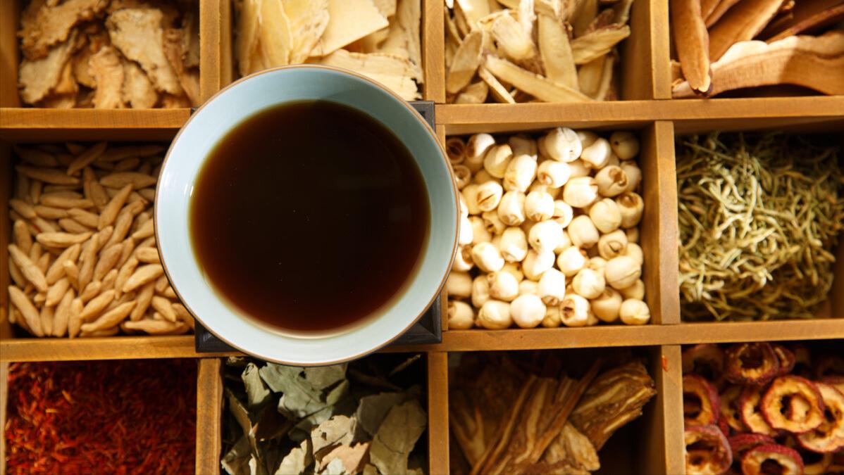 胃炎胃寒胃胀气用什么中药,慢性胃炎胃痛如何养胃