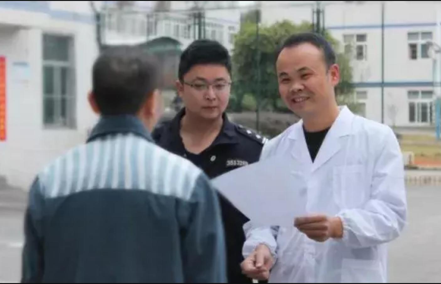 男子入狱11年怪梦揭开身世,男子监狱服刑的真相