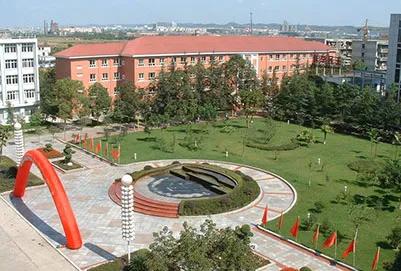 四川首个职业大学,四川第一公办专科学校