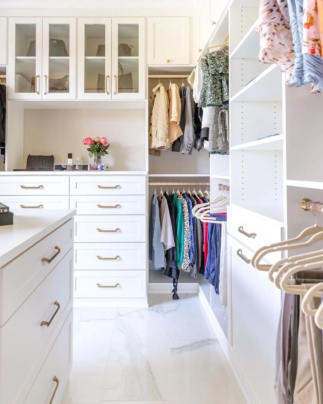 步入式衣帽间尺寸设计原则,步入式衣帽间太窄了