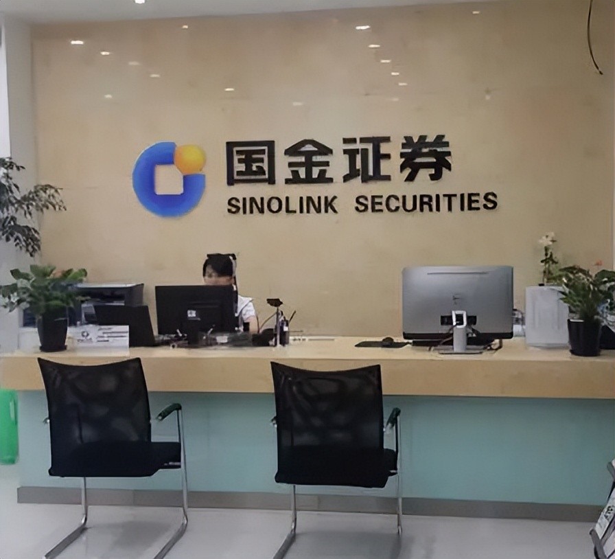 2008年,涌金董事长跳楼身亡,妻子继承70亿遗产,14年后身价380亿