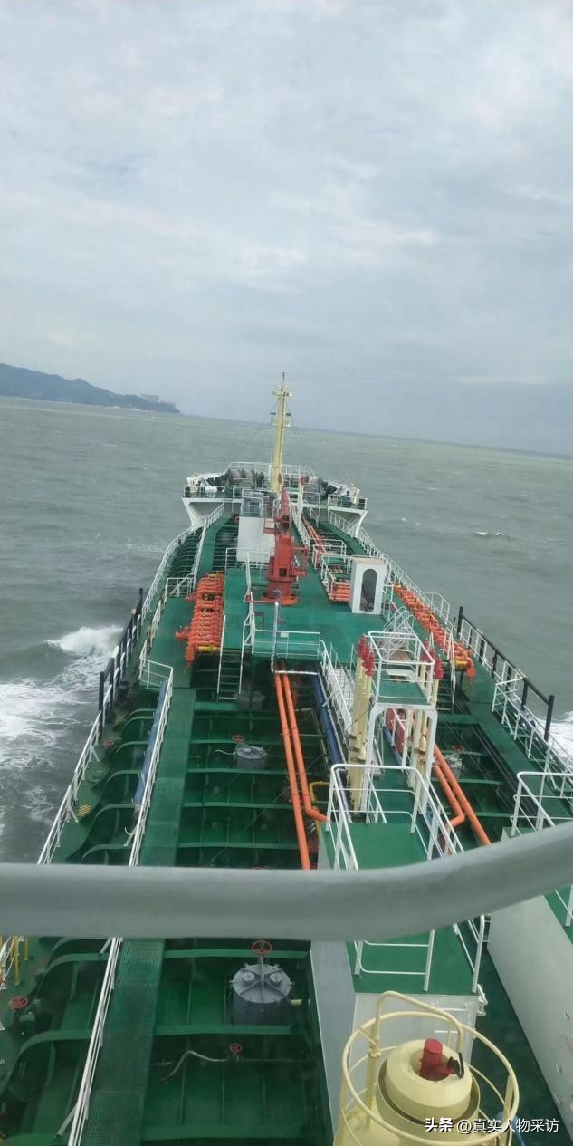 我,80后商船驾驶员,月入3万,但因疫情3年没跟越南妻儿见上一面