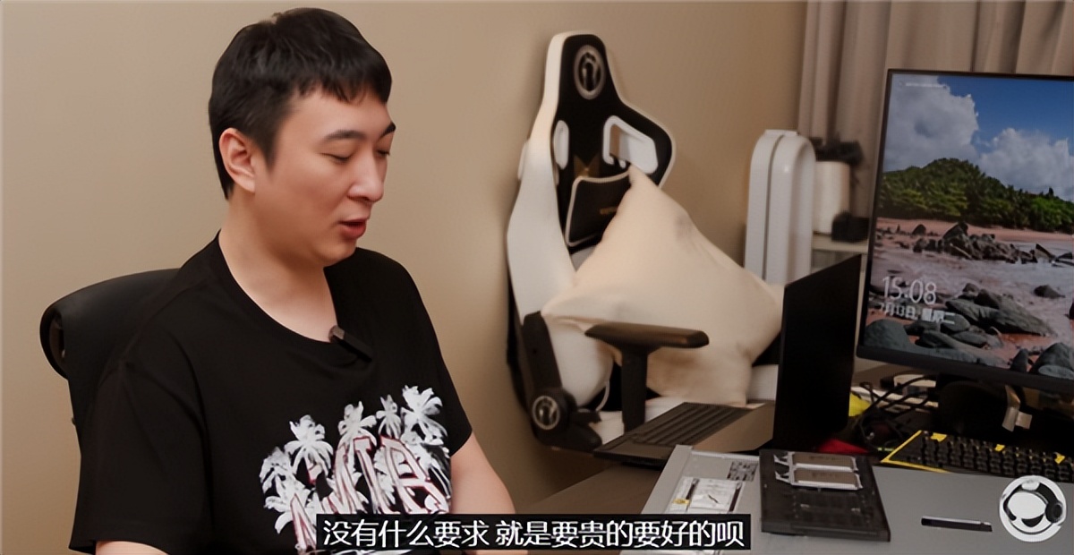 王思聪用amd处理器,王思聪电脑装了三个显卡