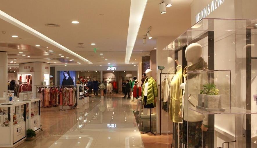 商场衣服价格高得离谱？看完这篇文章你就明白了！