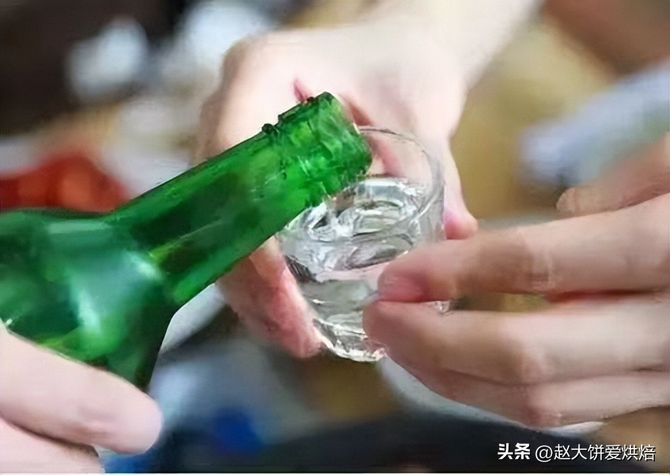 新人在酒桌上注意事项,酒场上的说话技巧和规矩